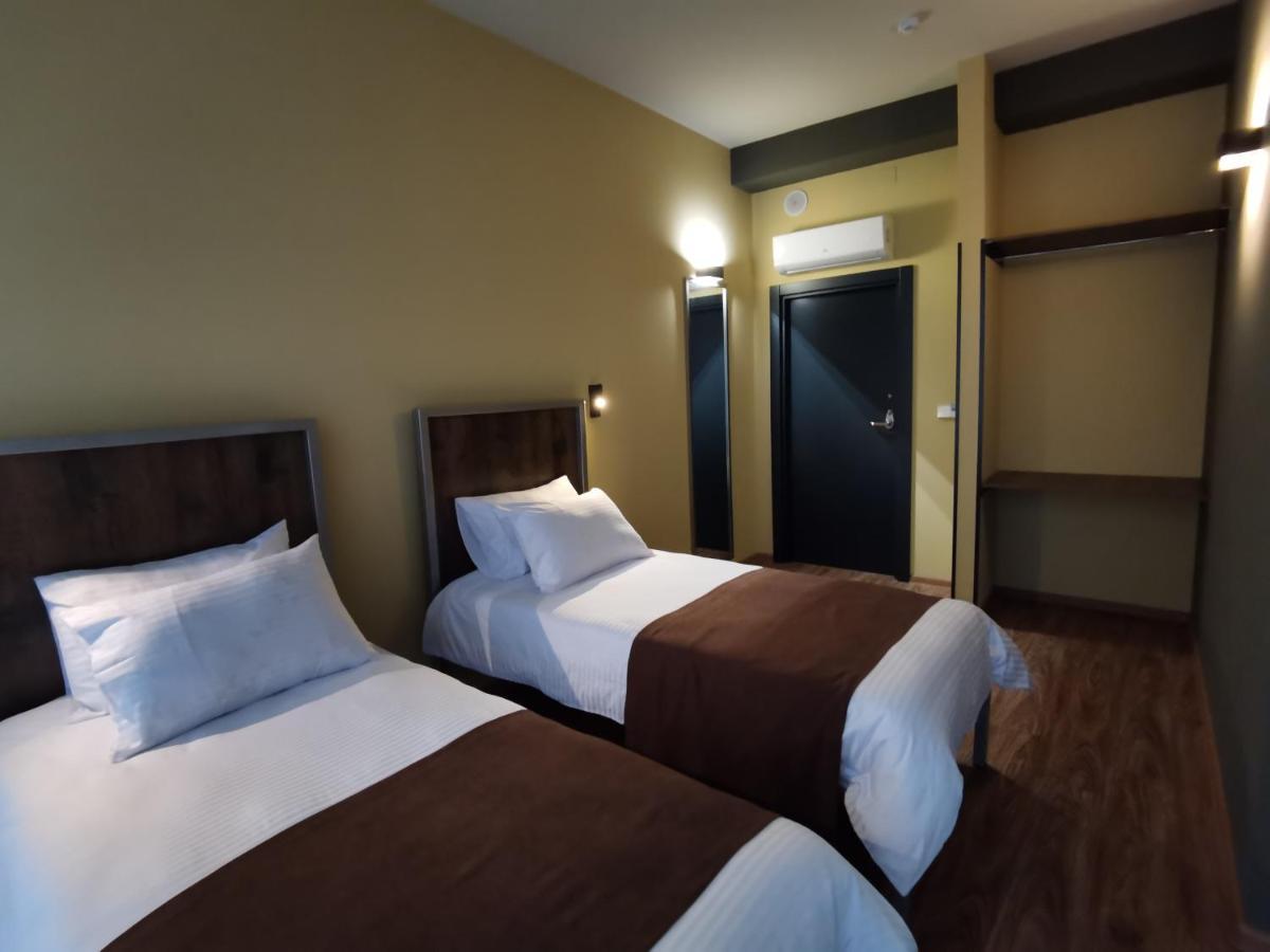 Stark Hotel Orhei Bagian luar foto