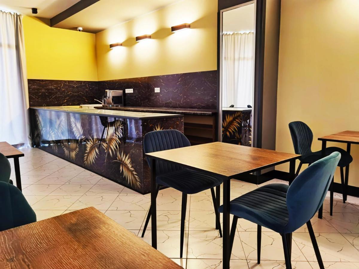 Stark Hotel Orhei Bagian luar foto