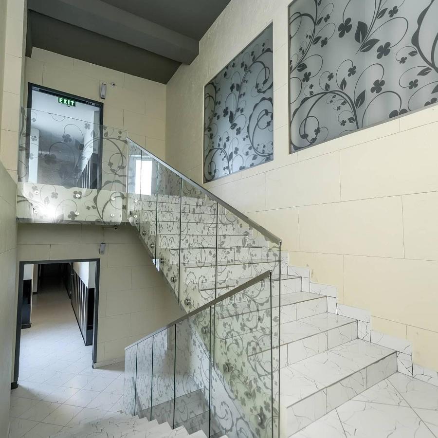 Stark Hotel Orhei Bagian luar foto