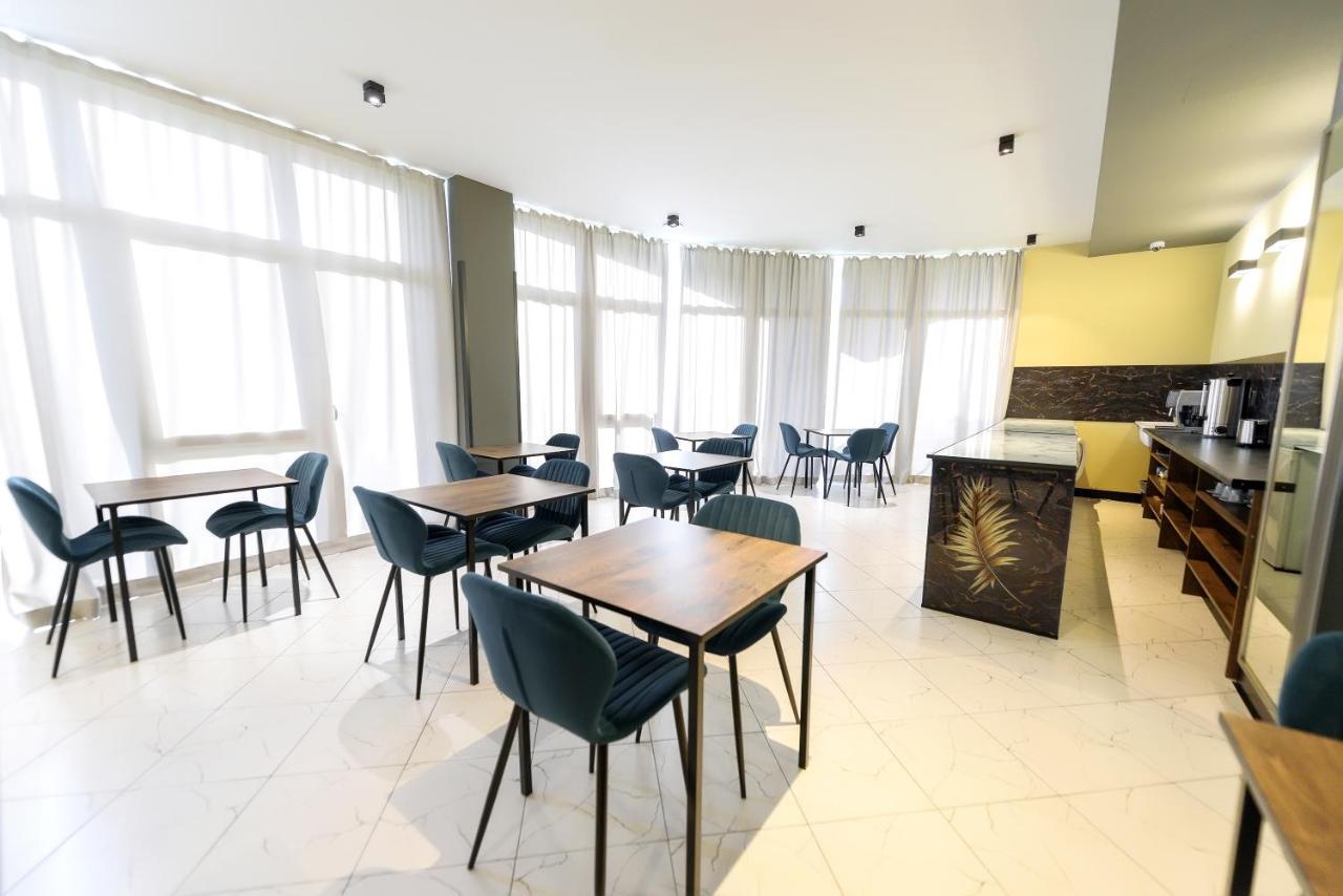Stark Hotel Orhei Bagian luar foto