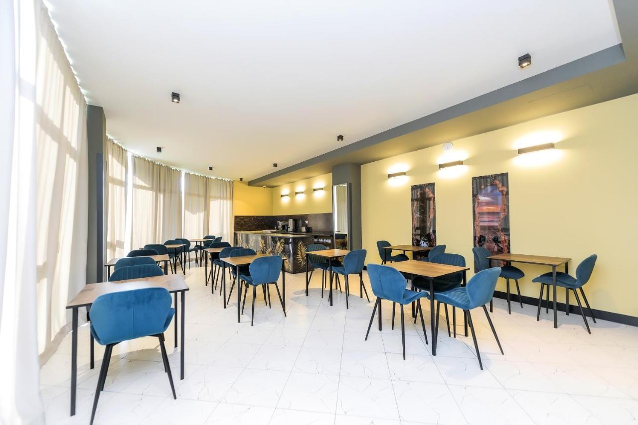 Stark Hotel Orhei Bagian luar foto